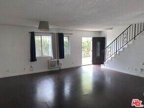 2412 S Shenandoah St-Unit -4 in Los Angeles, CA - Building Photo - Building Photo