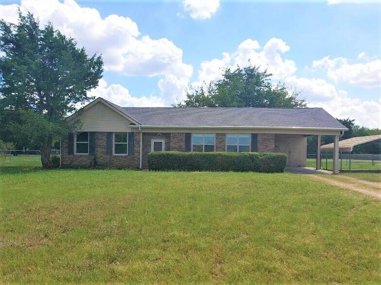 1168 Preston Meadows Rd in Sherman, TX - Foto de edificio