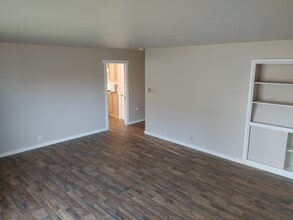 214 E 6Th Ave, Unit 214 in Moses Lake, WA - Building Photo - Building Photo