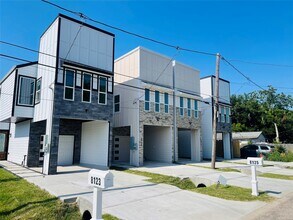 8123 St Louis St in Houston, TX - Building Photo - Building Photo