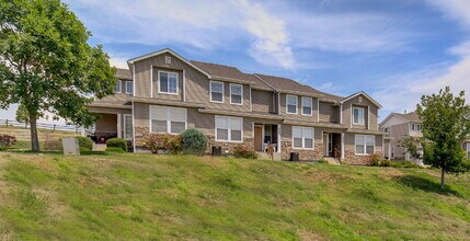 Minutes from Military Bases – Well-Maintai in Fountain, CO - Building Photo - Building Photo