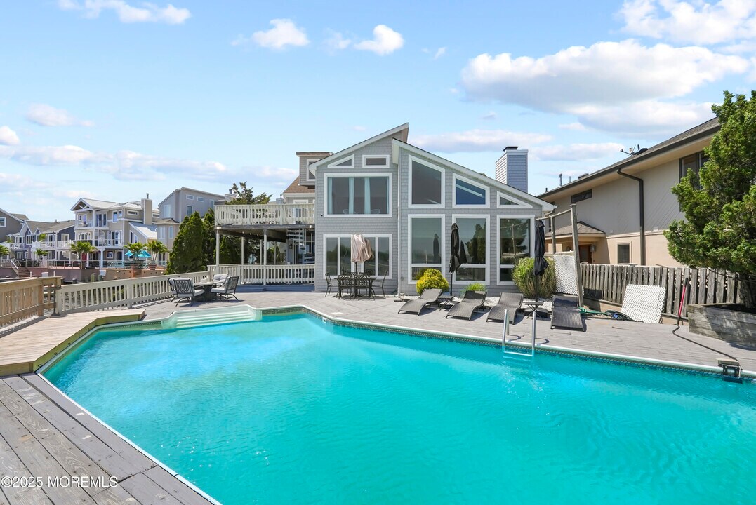 14 Toledo Dr in Brick, NJ - Building Photo