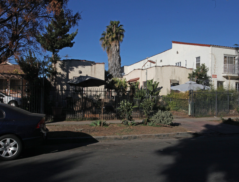 1119-1121 N New Hampshire Ave in Los Angeles, CA - Foto de edificio
