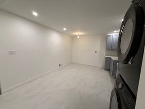 476 Willow Rd W in Staten Island, NY - Building Photo - Building Photo