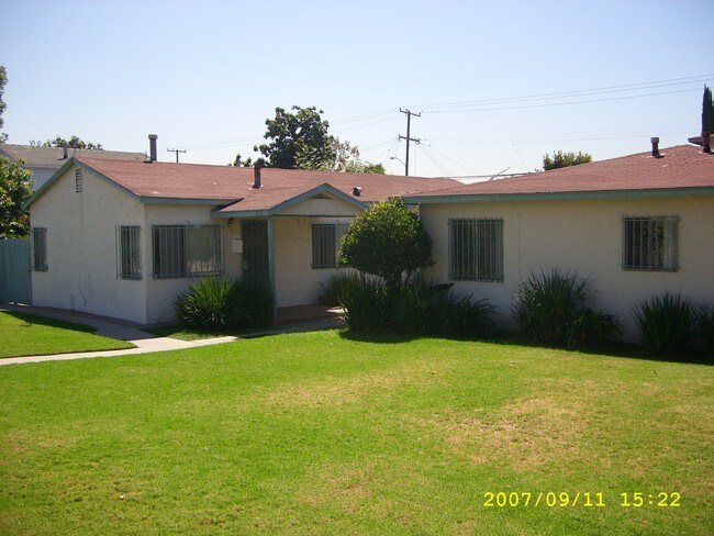 5852-5858 Gage Ave in Bell Gardens, CA - Building Photo - Building Photo