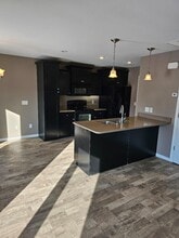 949 Madison Ln in Bismarck, ND - Building Photo - Building Photo