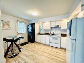 20 Livingstone St in St John's, NL - Building Photo - Building Photo