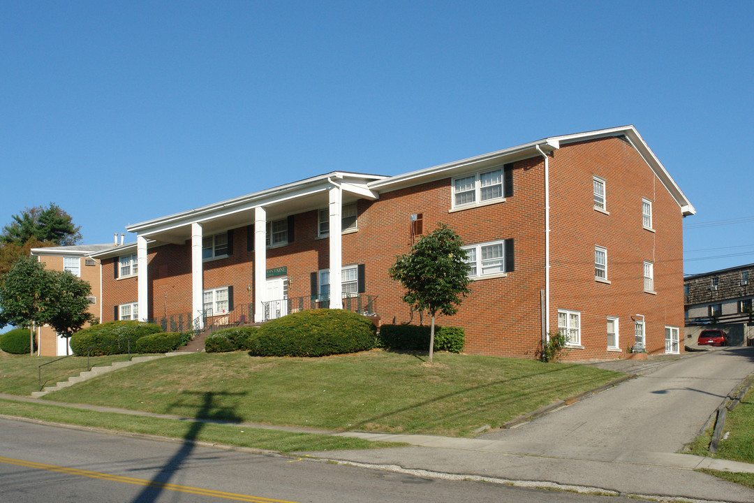 2101 Fontaine Rd in Lexington, KY - Building Photo