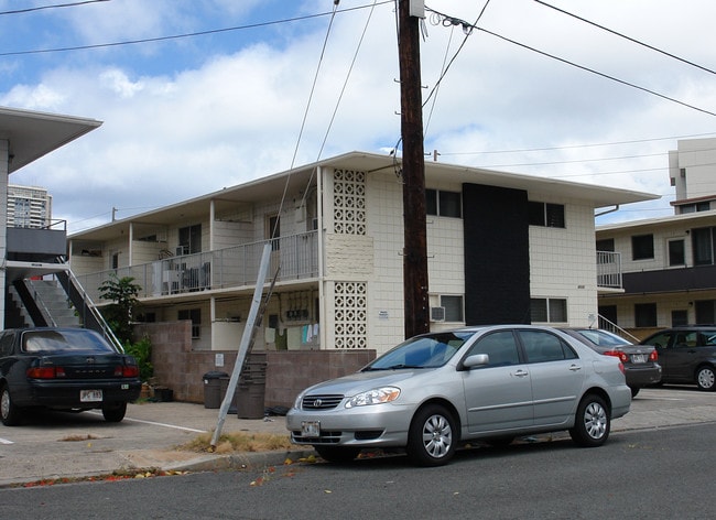 2615 Kaaha St in Honolulu, HI - Building Photo - Building Photo