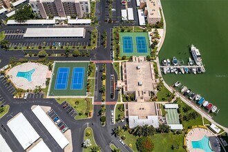 7400 Sun Island Dr S, Unit 401 in South Pasadena, FL - Building Photo - Building Photo