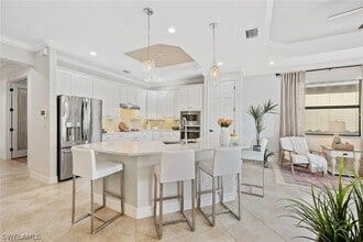 28557 Westmeath Ct in Bonita Springs, FL - Foto de edificio - Building Photo