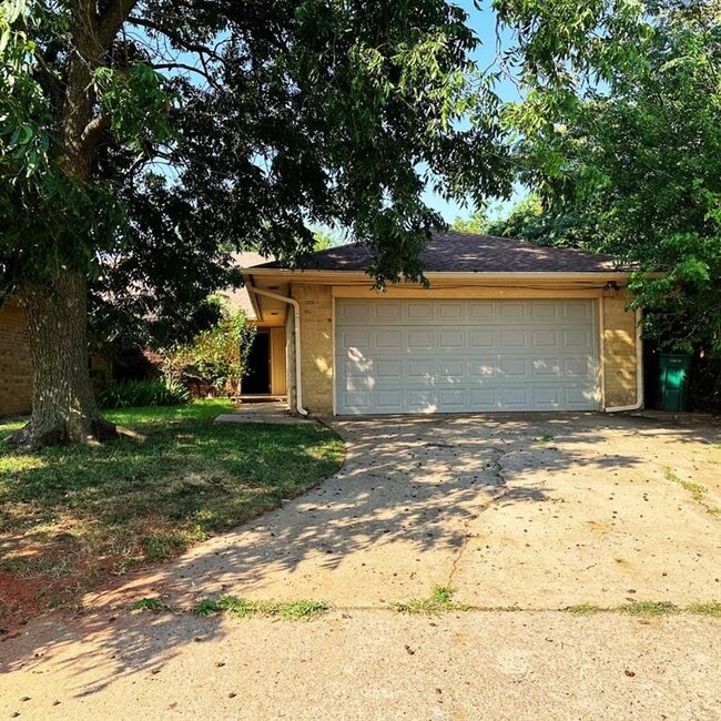 property at 6928 Woodlake Dr