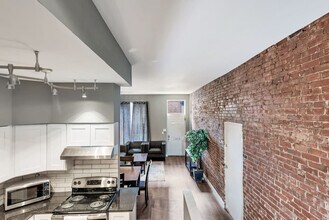 713 Barton St in St. Louis, MO - Foto de edificio - Building Photo