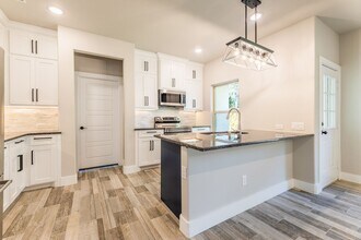 310 Ditto Ave in Arlington, TX - Building Photo - Building Photo