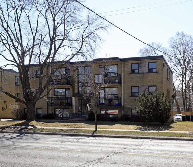 411 Wilson Ave in Toronto, ON - Building Photo - Primary Photo