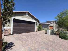 1290 Paseo del Oso Ln in Henderson, NV - Building Photo - Building Photo