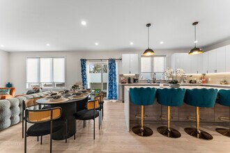 21 Bolton St, Unit #2 in Waltham, MA - Foto de edificio - Building Photo