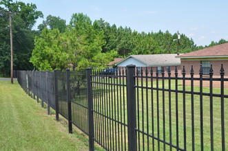 Willowbrook Apartments in Overton, TX - Building Photo - Building Photo