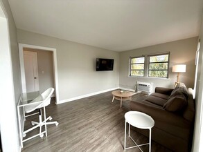 3801 S Olive Ave-Unit -3 in West Palm Beach, FL - Building Photo - Building Photo