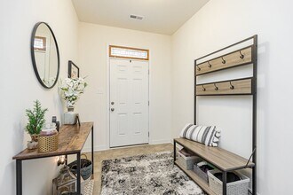 6220 W Stonepath Garden Dr in Chester, VA - Building Photo - Building Photo