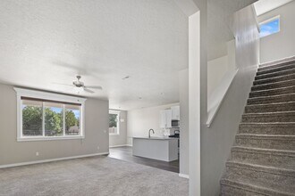 2177 E Sharptail St in Meridian, ID - Foto de edificio - Building Photo