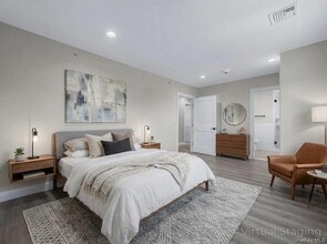 110 School St, Unit 7 in Glen Cove, NY - Foto de edificio - Building Photo