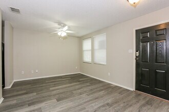 321 Daisy Ln in Burleson, TX - Building Photo - Building Photo