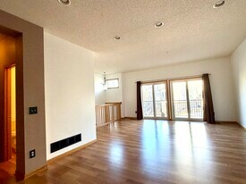 11151 Aberdeen St NE in Blaine, MN - Building Photo