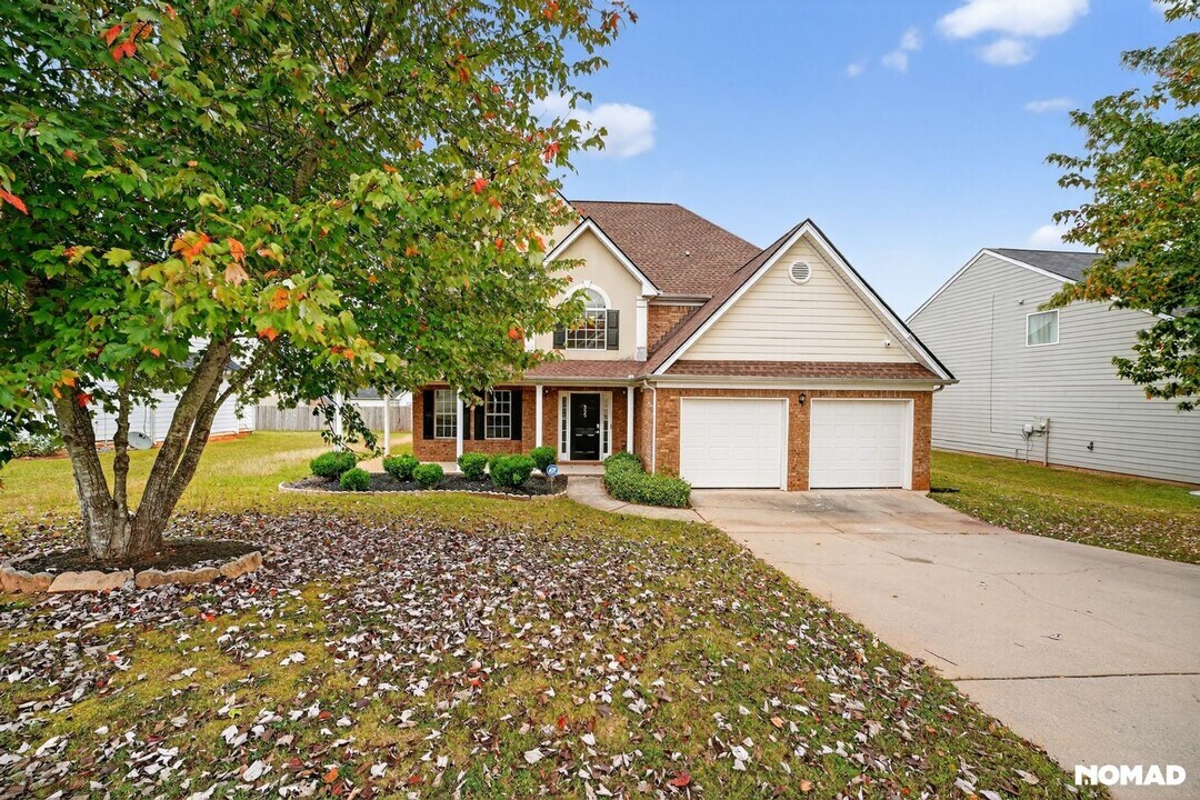 395 Lamont Ln in Hampton, GA - Foto de edificio