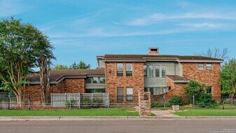 29541 Summer Sweet Cir in Fair Oaks Ranch, TX - Building Photo