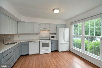 103 Eaton Ct in Stafford, VA - Building Photo - Building Photo