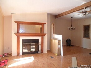252 Sir Winston Dr in Canyon Lake, TX - Building Photo - Building Photo