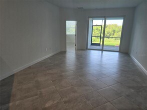 8469 Shr Lk Dr in Englewood, FL - Building Photo - Building Photo