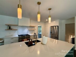 3012 Burnt Mill Rd in Charlotte, NC - Building Photo - Building Photo