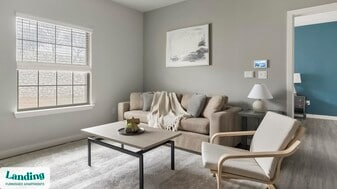 8200 Clarksprings Dr in Dallas, TX - Building Photo