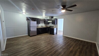 716 N 11th St in Las Vegas, NV - Building Photo - Building Photo