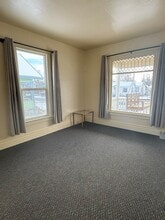 1107 E Augusta Ave in Spokane, WA - Foto de edificio - Building Photo