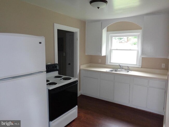 property at 607 Waterloo Rd