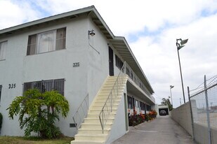 335 W 88th St in Los Angeles, CA - Building Photo