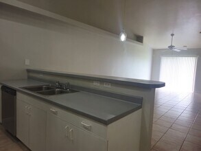 530 NE 24th Ave in Cape Coral, FL - Building Photo - Building Photo