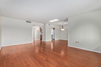 14022 Whispering Lake Dr in Sun City, AZ - Building Photo - Building Photo