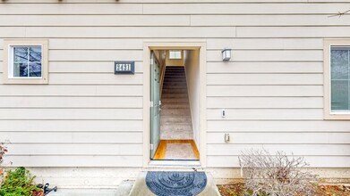 2421 N Village Dr in Santa Rosa, CA - Building Photo - Building Photo