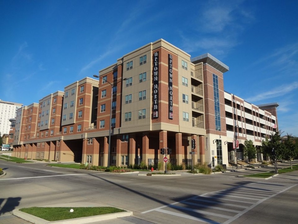 Uptown North in Normal, IL - Foto de edificio