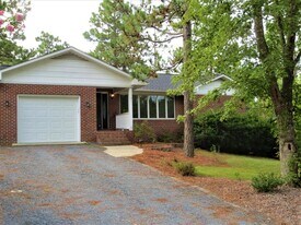 100 New Bedford Cir in Pinehurst, NC - Building Photo