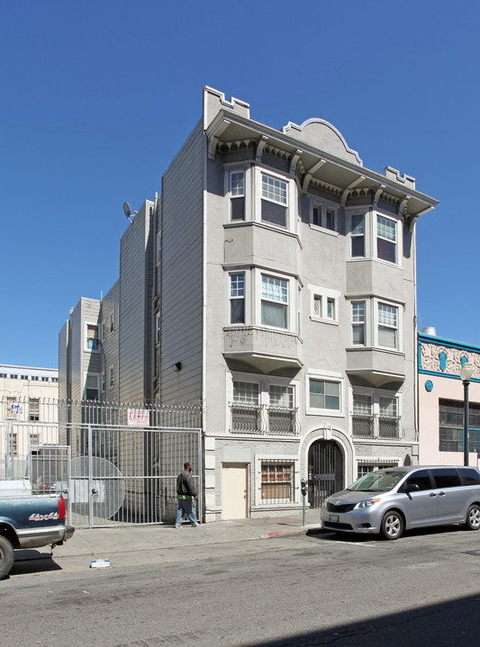 135 Capp St in San Francisco, CA - Foto de edificio