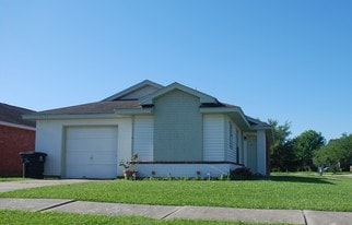 Ridgemont Heights in Houston, TX - Building Photo