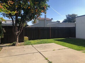 1804 Capstan Dr in Oxnard, CA - Building Photo - Building Photo