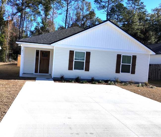 31 Klickitat Dr in Crawfordville, FL - Building Photo - Building Photo
