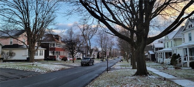 417 Highland Ave in East Syracuse, NY - Building Photo - Building Photo