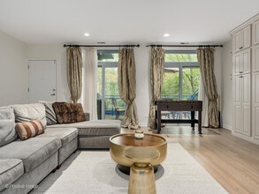 24 N May St in Chicago, IL - Building Photo - Building Photo